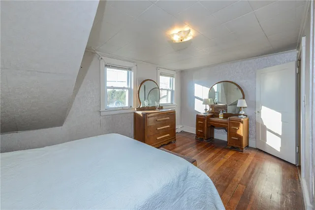 $650,000 | 318 Mitchell's Lane, Middletown, RI 02842