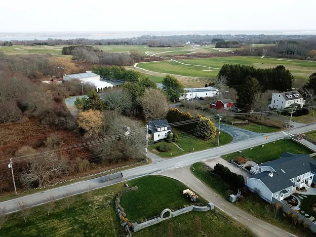 $650,000 | 318 Mitchell's Lane, Middletown, RI 02842