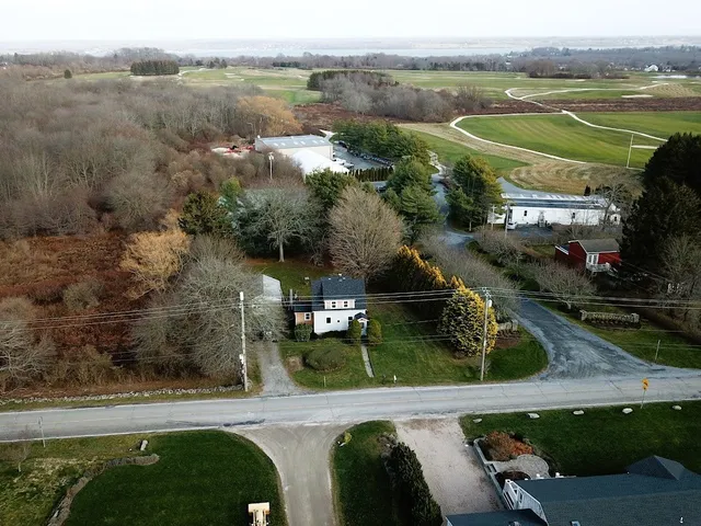 $650,000 | 318 Mitchell's Lane, Middletown, RI 02842