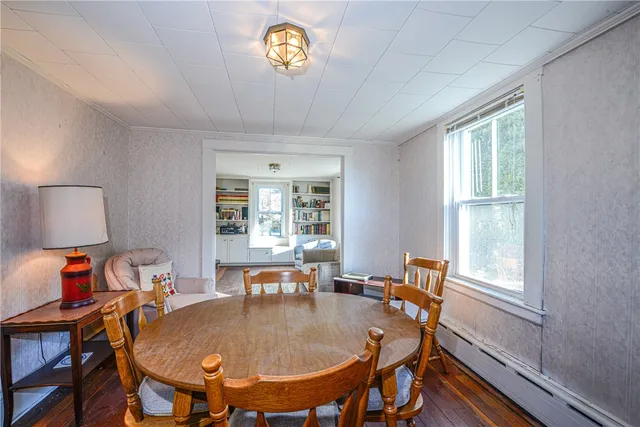 $650,000 | 318 Mitchell's Lane, Middletown, RI 02842