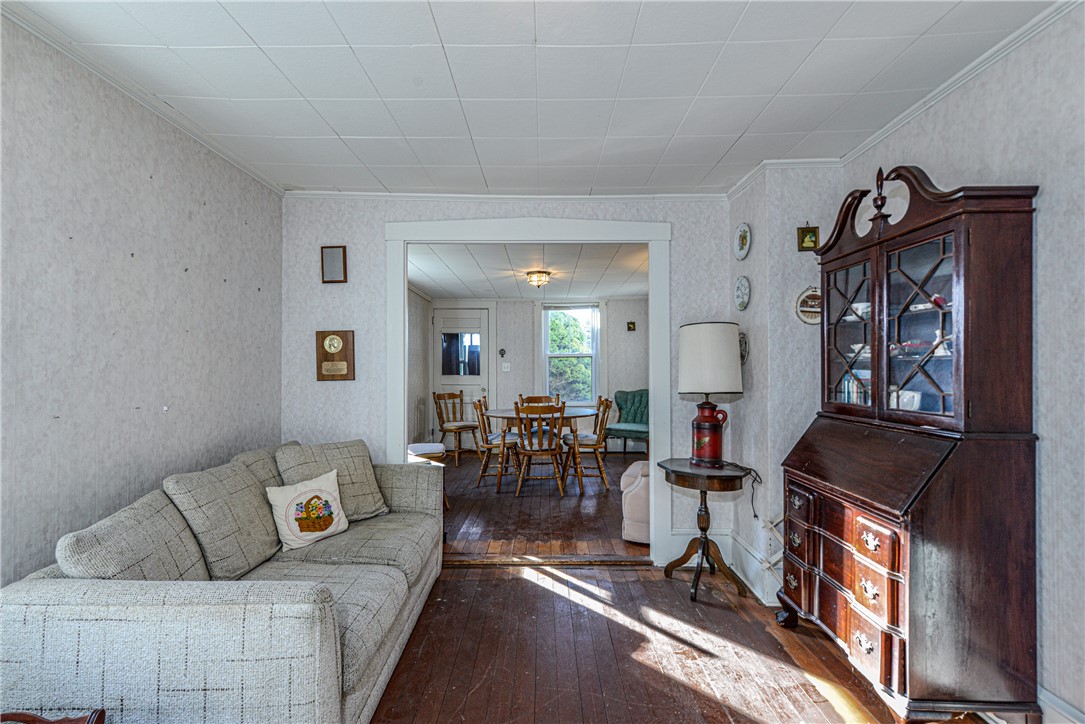 318 Mitchell's Lane Middletown, RI 02842 - Photo 10 of 40