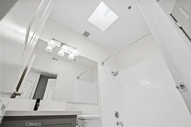 $3,995 | 4623 Willis Avenue, Unit 305, Sherman Oaks, CA 91403