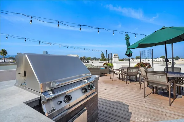 $3,995 | 4623 Willis Avenue, Unit 305, Sherman Oaks, CA 91403