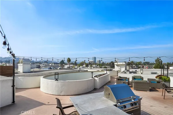 $3,995 | 4623 Willis Avenue, Unit 305, Sherman Oaks, CA 91403