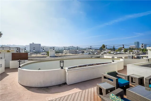 $3,995 | 4623 Willis Avenue, Unit 305, Sherman Oaks, CA 91403