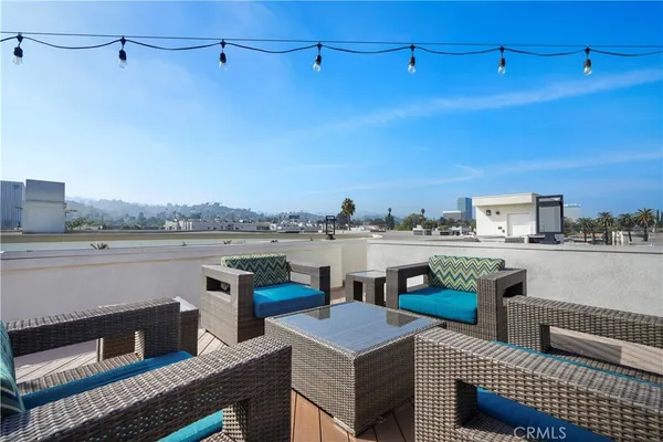 $3,995 | 4623 Willis Avenue, Unit 305, Sherman Oaks, CA 91403