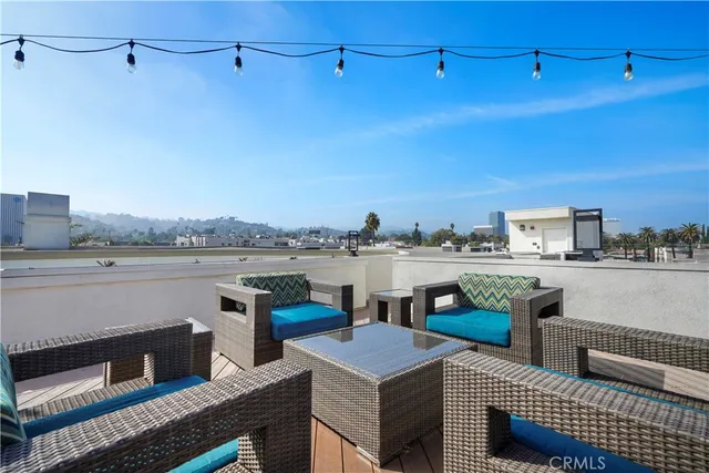 $3,995 | 4623 Willis Avenue, Unit 305, Sherman Oaks, CA 91403