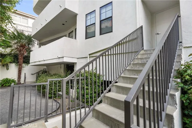 $3,995 | 4623 Willis Avenue, Unit 305, Sherman Oaks, CA 91403