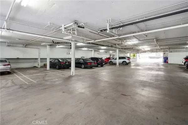 $3,995 | 4623 Willis Avenue, Unit 305, Sherman Oaks, CA 91403