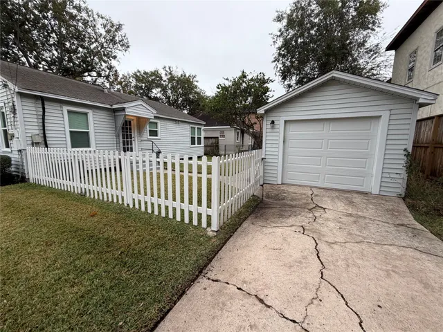 $2,800 | 6520 Weslayan Street, Houston, TX 77005