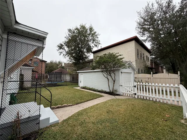 $2,800 | 6520 Weslayan Street, Houston, TX 77005
