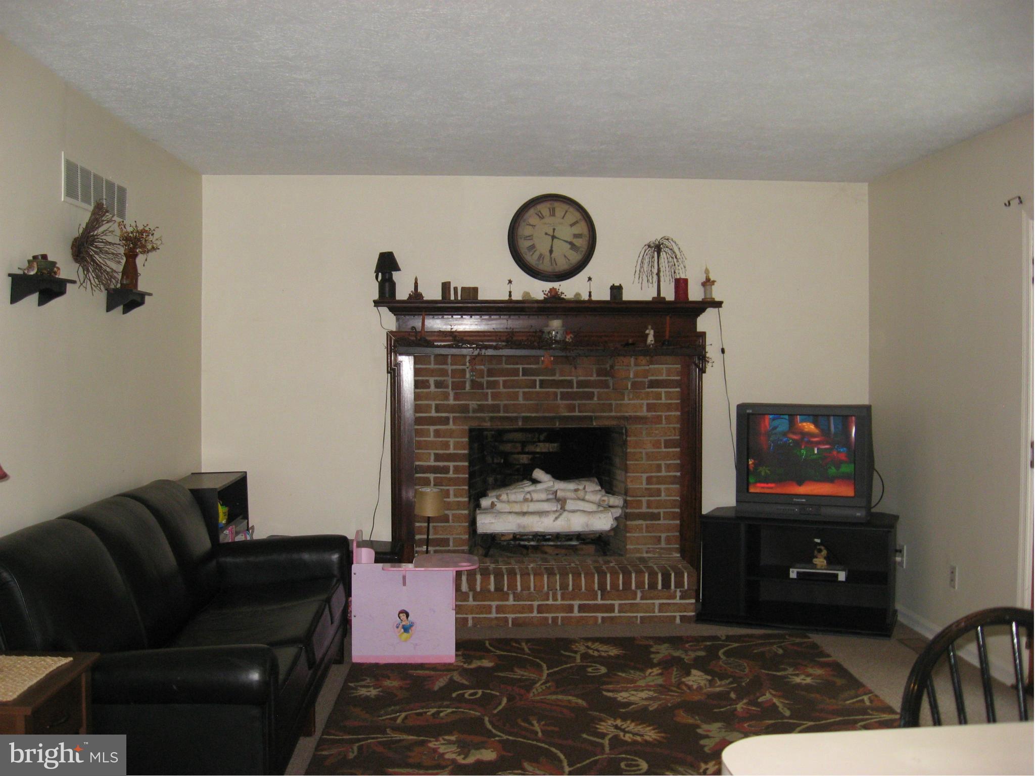 559 West Pearl Street Rising Sun, MD 21911 - Photo 11 of 26 Family Room