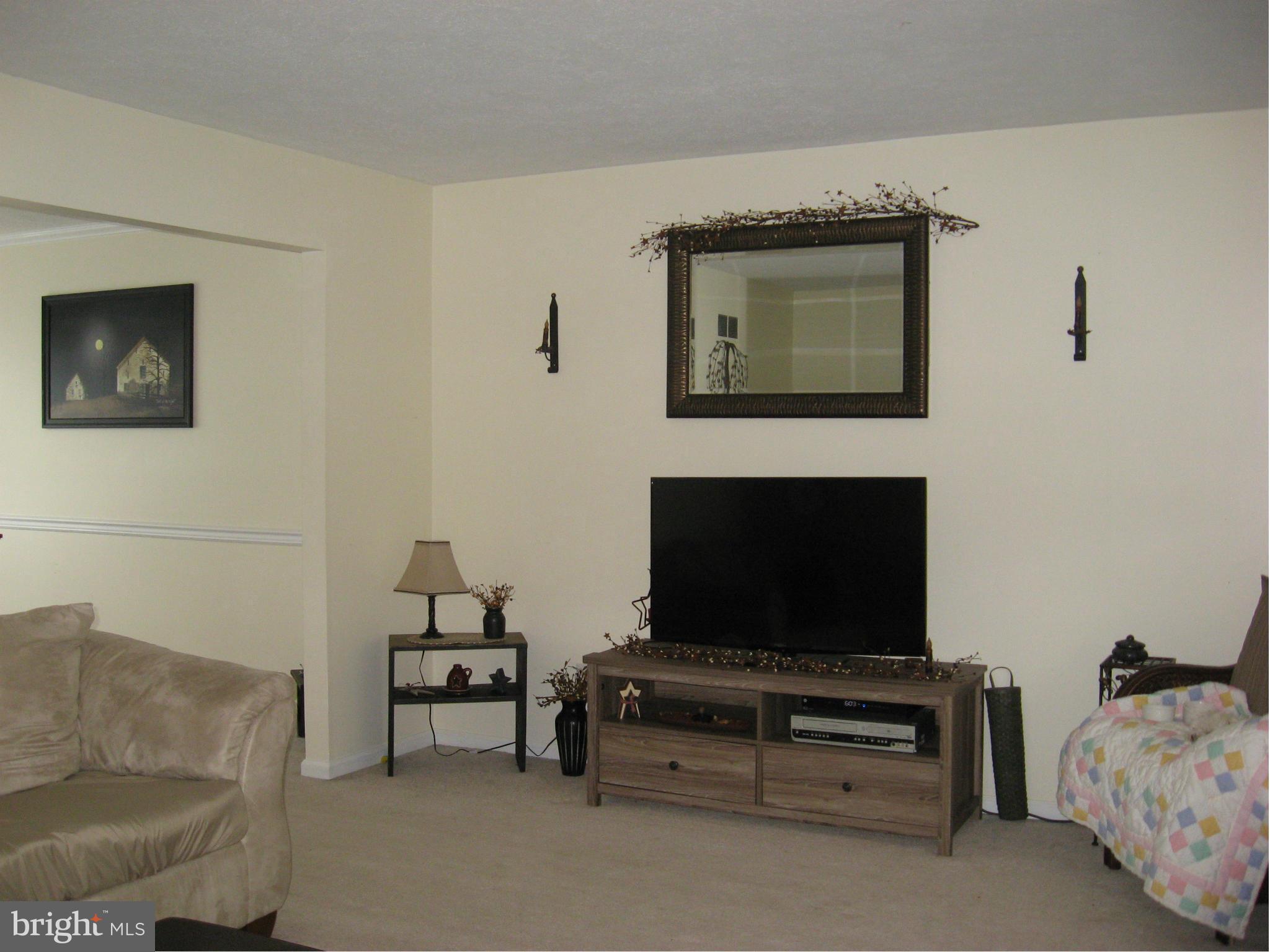 559 West Pearl Street Rising Sun, MD 21911 - Photo 6 of 26 Living Room