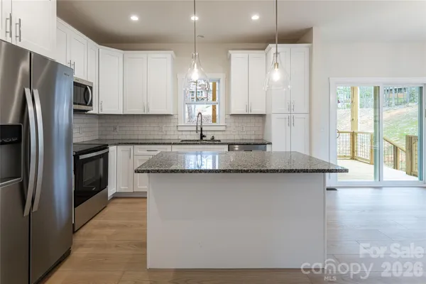 $525,000 | 165 Cascade Rdg Road, Fairview, NC 28730