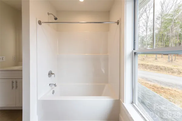 $525,000 | 165 Cascade Rdg Road, Fairview, NC 28730