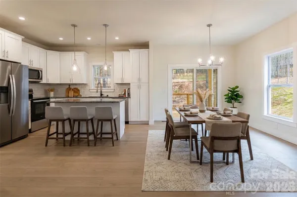 $525,000 | 165 Cascade Rdg Road, Fairview, NC 28730