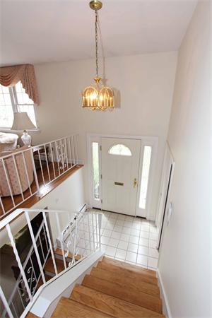 7 Old Wood Road Framingham, MA 01701 - Photo 2 of 24 Gallery Image 2
