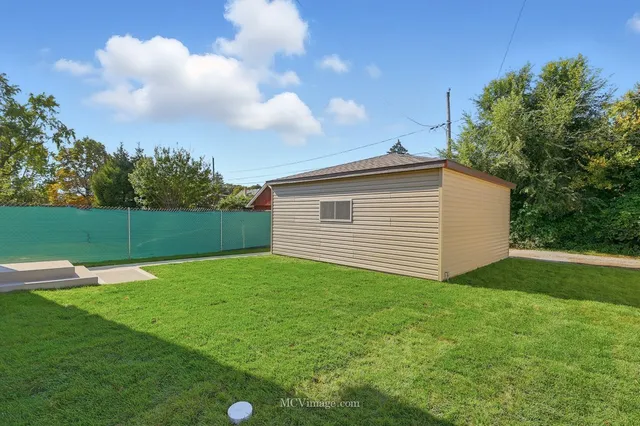 $629,500 | 9322 South Trumbull Avenue, Evergreen Park, IL 60805