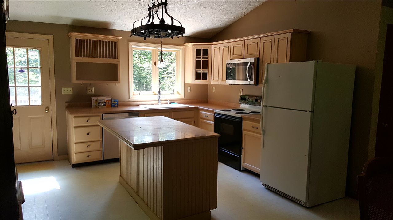 127 Bog Brook Road New Boston, NH 03070 - Photo 11 of 23