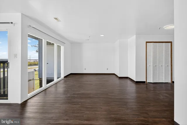 $89,999 | 5219 Le Parc Drive, Unit 2, Wilmington, DE 19809