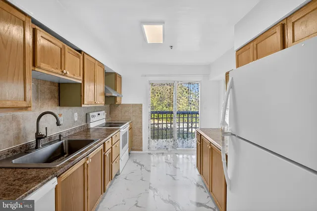 $89,999 | 5219 Le Parc Drive, Unit 2, Wilmington, DE 19809