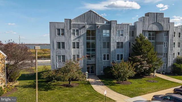 $89,999 | 5219 Le Parc Drive, Unit 2, Wilmington, DE 19809