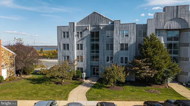 $89,999 | 5219 Le Parc Drive, Unit 2, Wilmington, DE 19809
