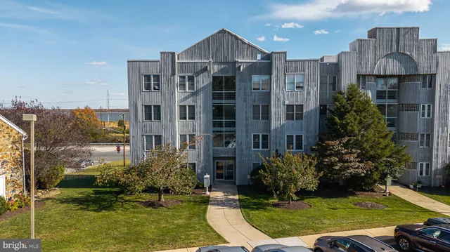 $89,999 | 5219 Le Parc Drive, Unit 2, Wilmington, DE 19809