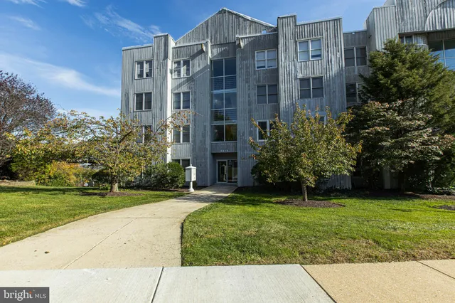 $89,999 | 5219 Le Parc Drive, Unit 2, Wilmington, DE 19809