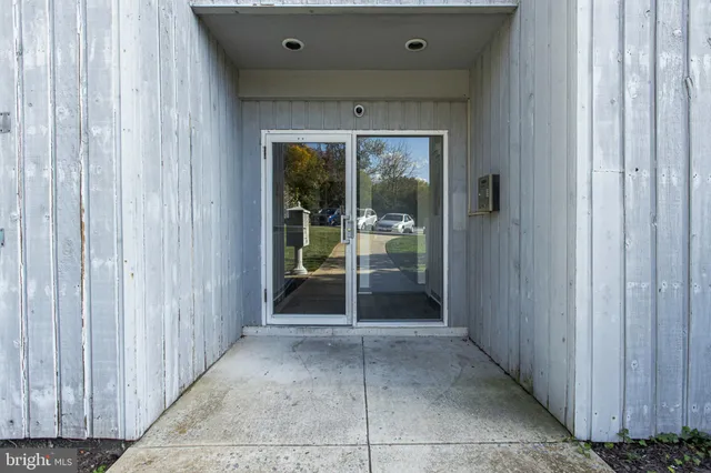 $89,999 | 5219 Le Parc Drive, Unit 2, Wilmington, DE 19809