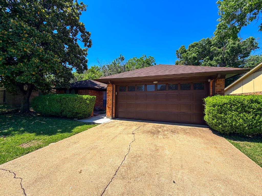 712 Pecan Street Burleson, TX 76028 - Photo 2 of 31
