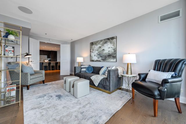$1,375,000 | 195 North Harbor Drive, Unit 5501, Chicago, IL 60601