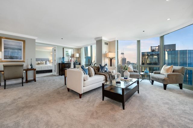 $1,375,000 | 195 North Harbor Drive, Unit 5501, Chicago, IL 60601