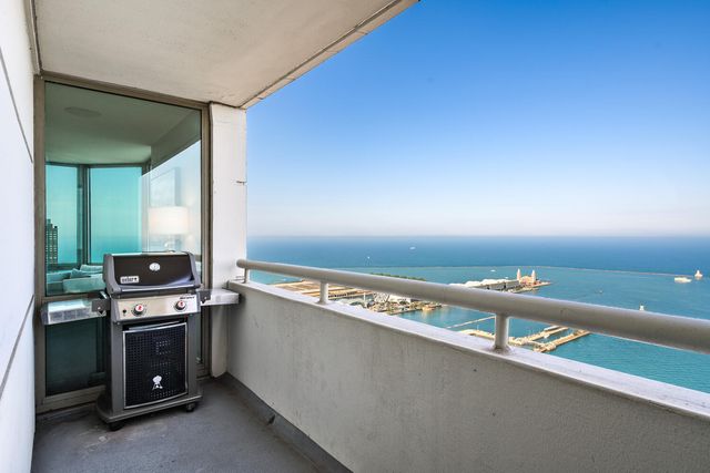 $1,375,000 | 195 North Harbor Drive, Unit 5501, Chicago, IL 60601