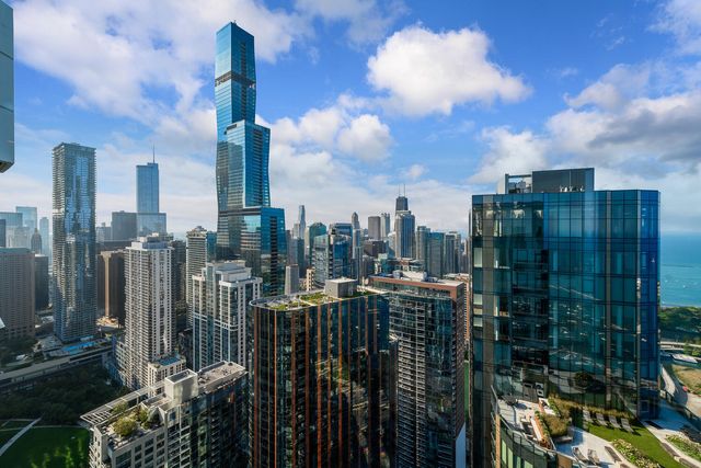 $1,375,000 | 195 North Harbor Drive, Unit 5501, Chicago, IL 60601
