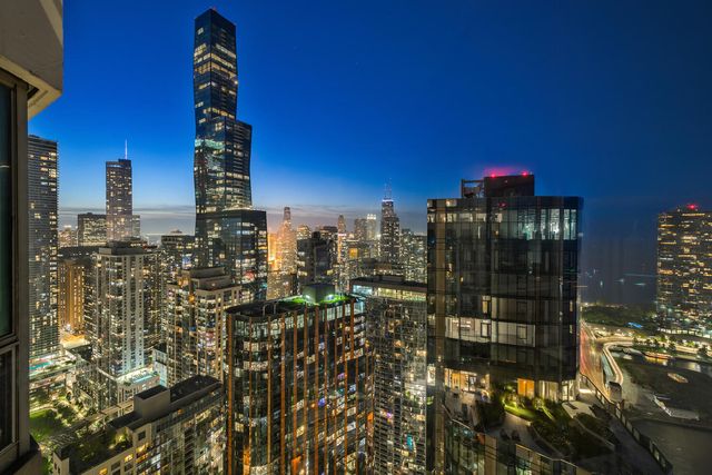 $1,375,000 | 195 North Harbor Drive, Unit 5501, Chicago, IL 60601