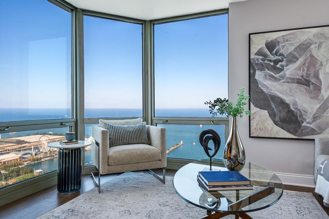 $1,375,000 | 195 North Harbor Drive, Unit 5501, Chicago, IL 60601