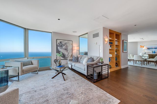 $1,375,000 | 195 North Harbor Drive, Unit 5501, Chicago, IL 60601
