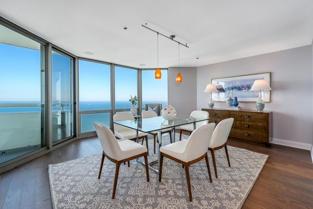 $1,375,000 | 195 North Harbor Drive, Unit 5501, Chicago, IL 60601