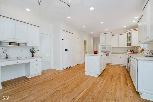 $899,000 | 4827 Woods Edge Drive, Zionsville, IN 46077