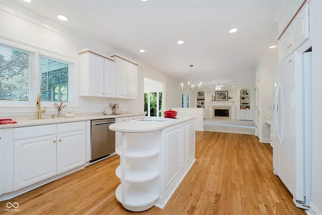 $899,000 | 4827 Woods Edge Drive, Zionsville, IN 46077