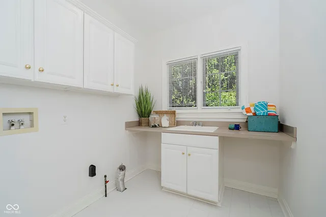 $915,000 | 4827 Woods Edge Drive, Zionsville, IN 46077