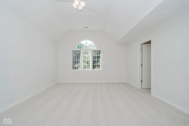 $915,000 | 4827 Woods Edge Drive, Zionsville, IN 46077