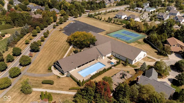 $899,000 | 4827 Woods Edge Drive, Zionsville, IN 46077