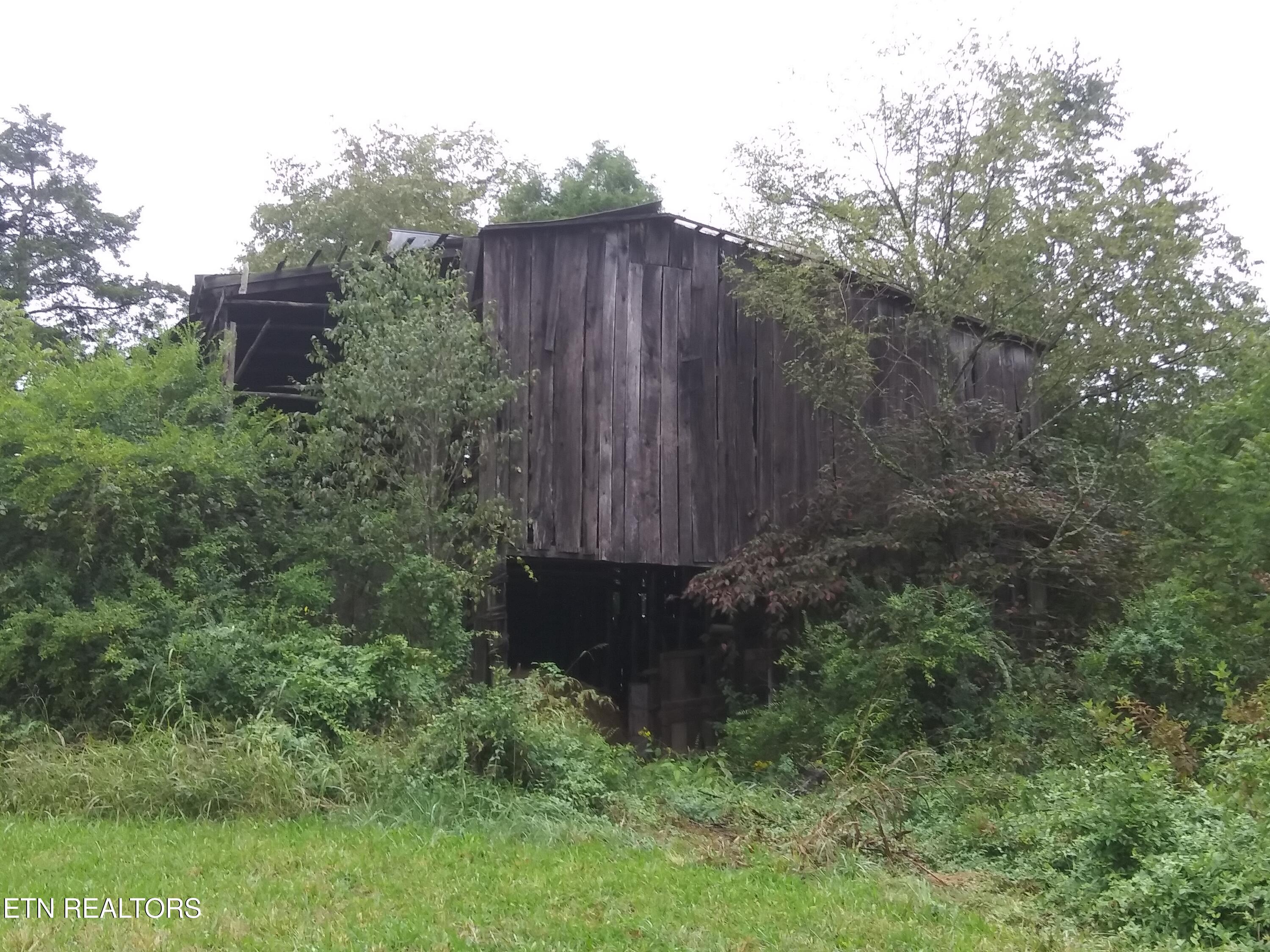 1333 Cherry Street Rutledge, TN 37861 - Photo 8 of 26 Barn