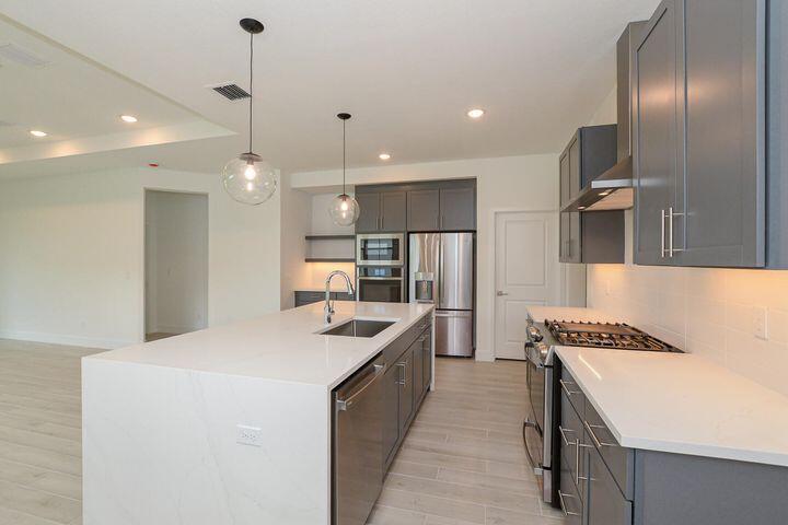 10307 Dreamweaver Road Port St. Lucie, FL 34987 - Photo 23 of 55 Kitchen 7