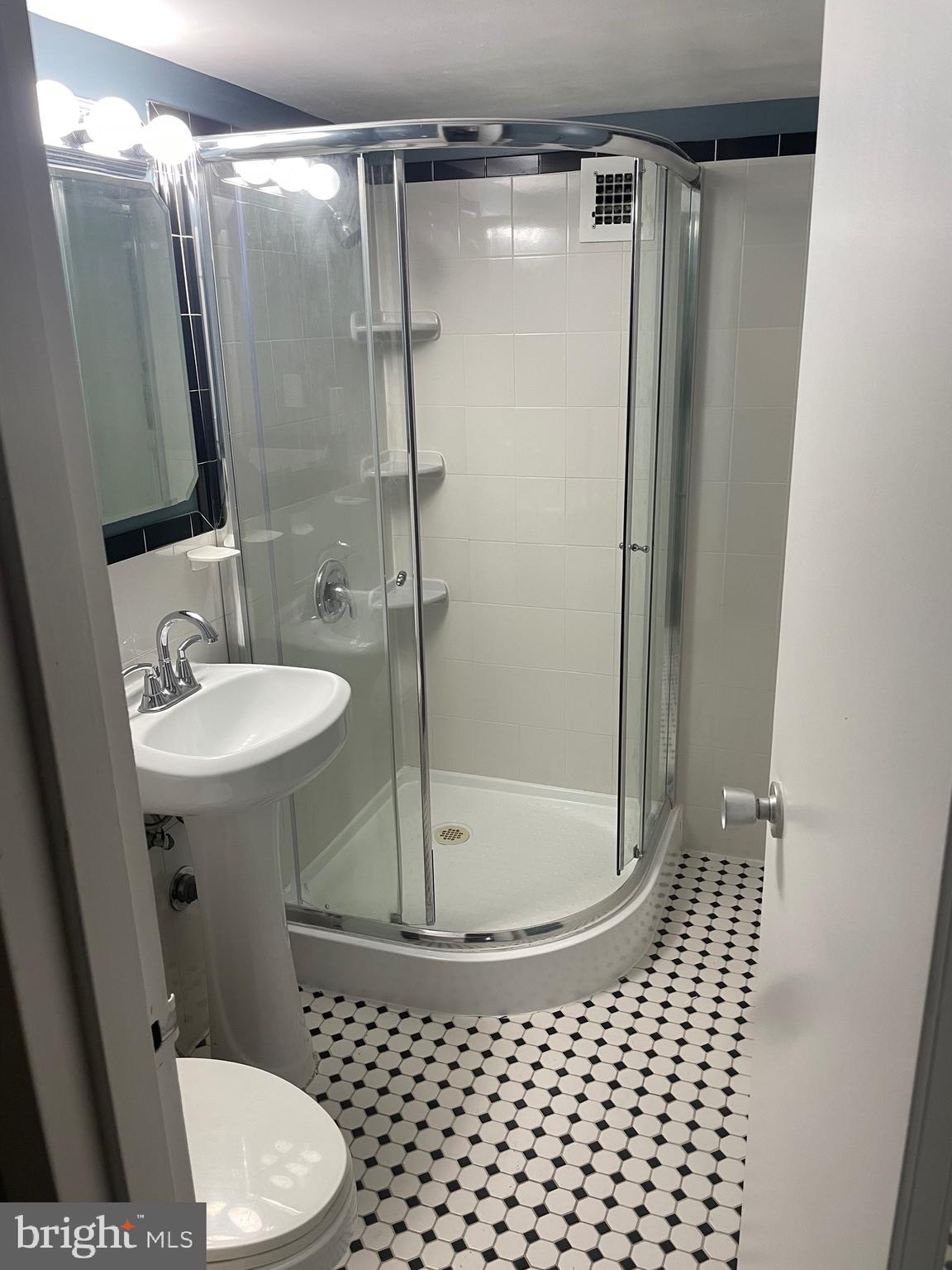 2401 H Street Northwest, Unit 903 Washington, DC 20037 - Photo 6 of 8