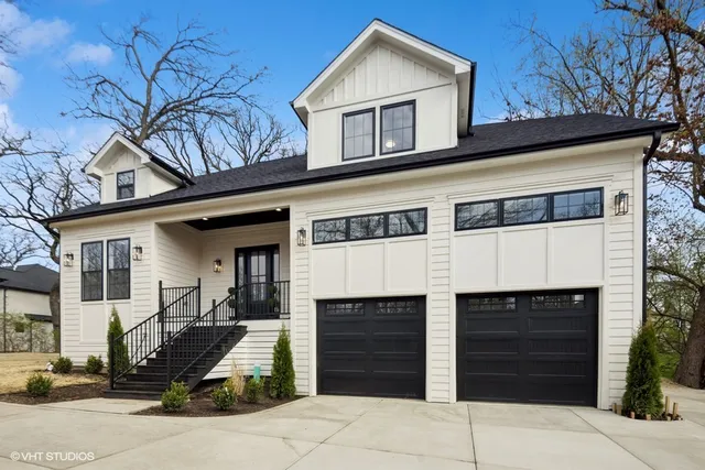 $1,249,500 | 11300 Sequoya Lane, Indian Head Park, IL 60525