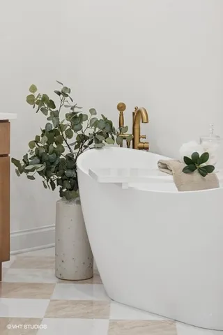 $1,249,500 | 11300 Sequoya Lane, Indian Head Park, IL 60525