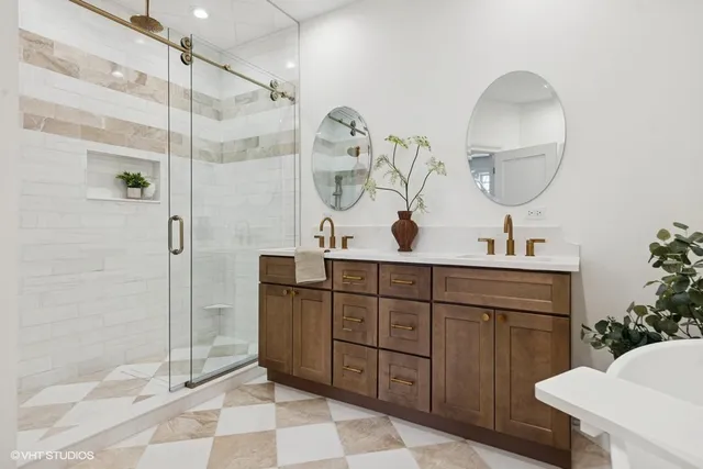 $1,249,500 | 11300 Sequoya Lane, Indian Head Park, IL 60525